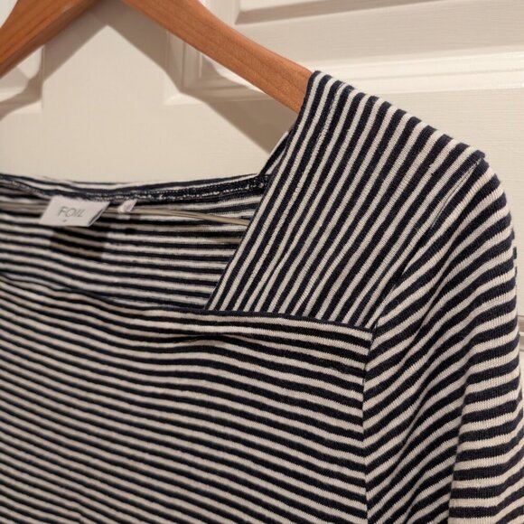 Women's FOIL Linen Navy Striped Tunic Top Sz Medium - Picture 4 of 8